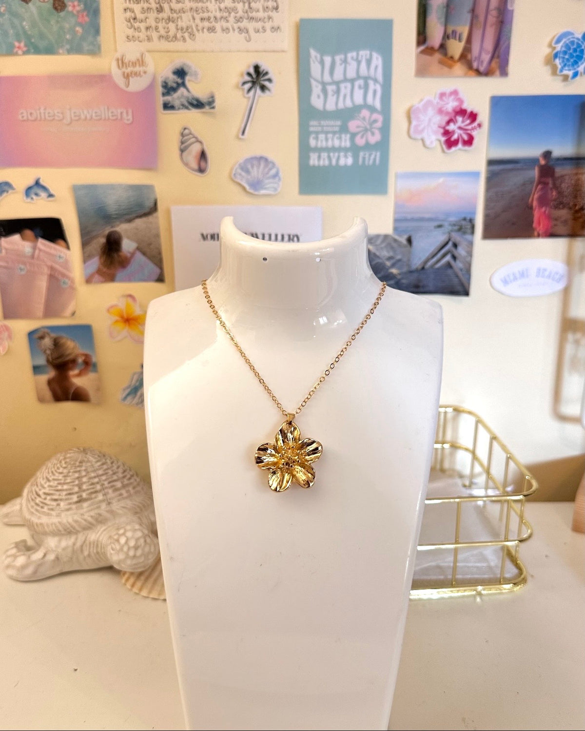 Hibiscus Bloom Necklace