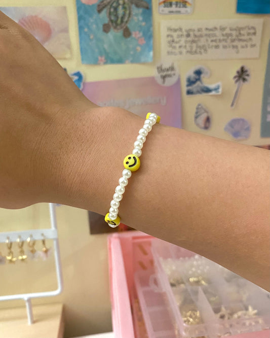 Smiley Pearl Bracelet